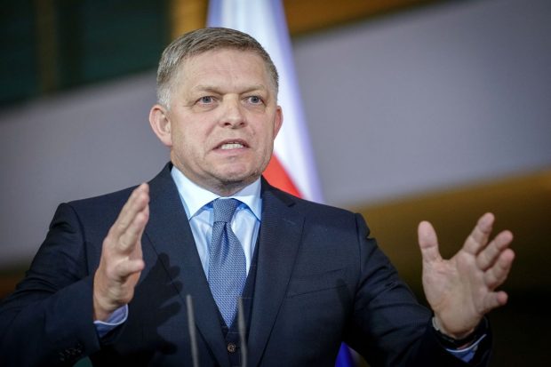 Premierul Robert Fico îi acuză pe ucraineni că participă la proteste împotriva sa. „Nu înțeleg de ce ar trebui să critice guvernul slovac”