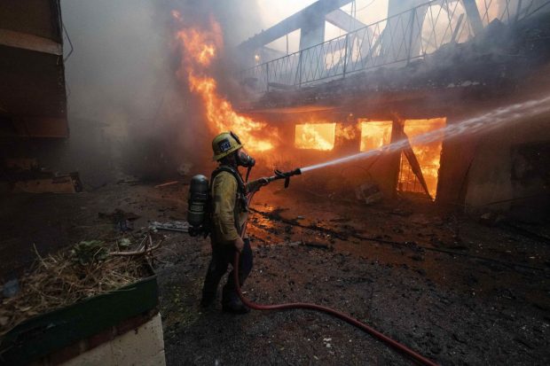 Ucraina vrea să trimită pompieri în SUA ca să ajute la stingerea incendiilor din California. „Situația de acolo este foarte dificilă”