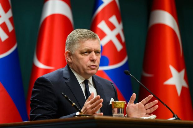 Premierul slovac Robert Fico acuză Ucraina că vrea să-l înlăture de la putere. „Mulți dintre manifestanți sunt ucraineni”