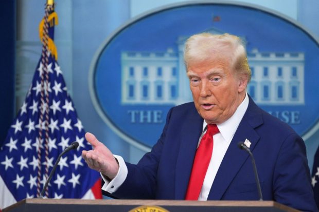 Donald Trump a dat vina pe echipajul elicopterului pentru accidentul aviatic din Washington. „Zbura prea sus”
