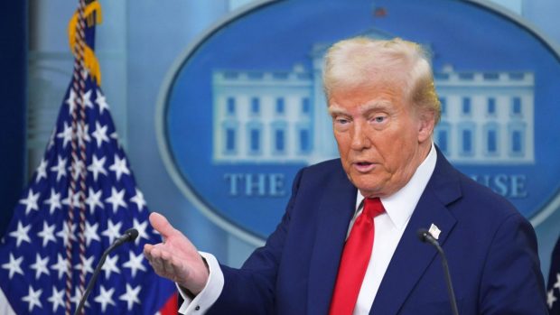 Donald Trump a ordonat primele atacuri aeriene din noul său mandat la Casa Albă: „Ucigași pe care i-am descoperit în peșteri”