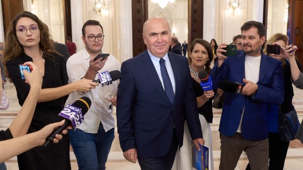 Ilie Bolojan anunță că la Senat nu vor mai lucra nepoții, pilele sau cei pe filieră politică. Mesaj după ce a fost huiduit: „Nu dau înapoi”