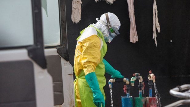 O epidemie de Ebola în Congo ar putea avea „consecințe amplificate la extrem”, pe timp de război, avertizează epidemiologul Emilian Popovici