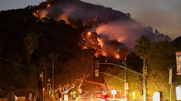 Consulatul României la Los Angeles, evacuat din cauza incendiilor din zonă, anunță Ministerul de Externe