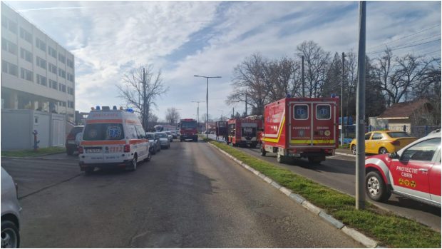 Plan roșu de intervenție în Călărași, unde un incendiu a izbucnit într-o cameră administrativă, în subsolul Spitalului Municipal