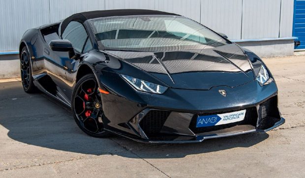 Lamborghini Huracan, confiscat și cu parbrizul crăpat, scos la licitație de statul român pentru a treia oară, cu prețul la jumătate