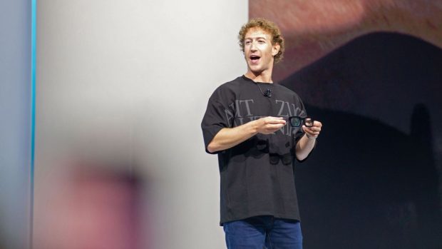 Meta va concedia mii de angajați, dar Mark Zuckerberg îi asigură că le va „oferi o compensație generoasă”