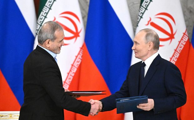 Decizia luată de președintele Iranului după ce Vladimir Putin a întârziat timp de o oră la întâlnire, la Kremlin