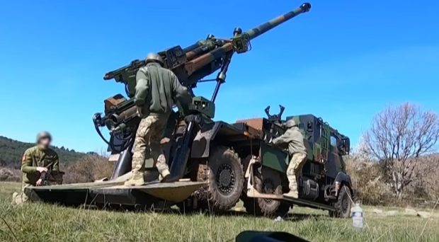 1.700 de soldați ucraineni din aceeași brigadă au dezertat, 50 în Franța, unde fuseseră trimiși să se antreneze. Unul dintre comandanți a făcut infarct