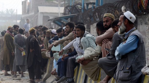Drumul migranților din Afganistan către inima Europei și Marea Britanie. Cum operează rețeaua clandestină 