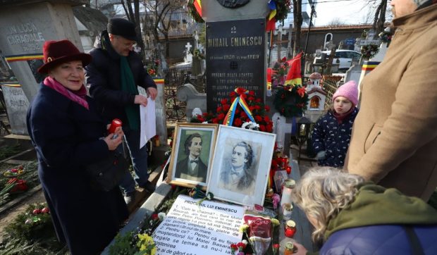 Furt la mormântul lui Mihai Eminescu din București, în ziua în care românii au sărbătorit 175 de ani de la nașterea poetului: „Am dat o groază de bani”