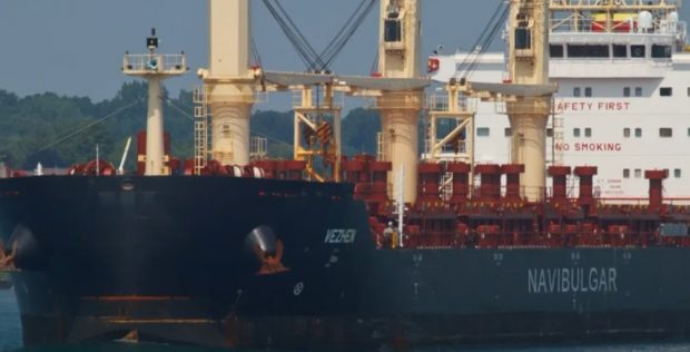 O navă care transporta îngrășăminte din Rusia a fost reținută după avarierea unui cablu submarin în Marea Baltică