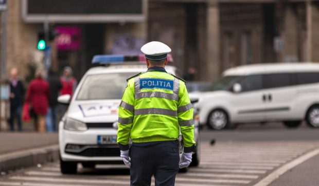 Amenzi rutiere mai mari pentru șoferi în 2025. Cât plătești dacă nu porți centura sau folosești telefonul la volan