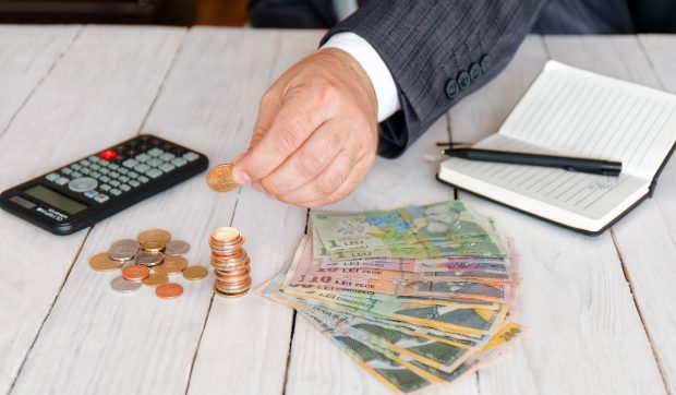 Guvernul menține aceeași valoare pentru 2025 în cazul mai multor venituri. Indemnizații și ajutoare care nu se vor majora anul acesta