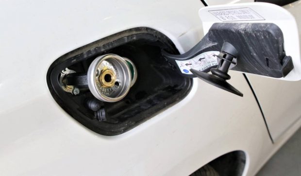 Șoferii români care au mașini pe GPL, avertizați de Registrul Auto Român
