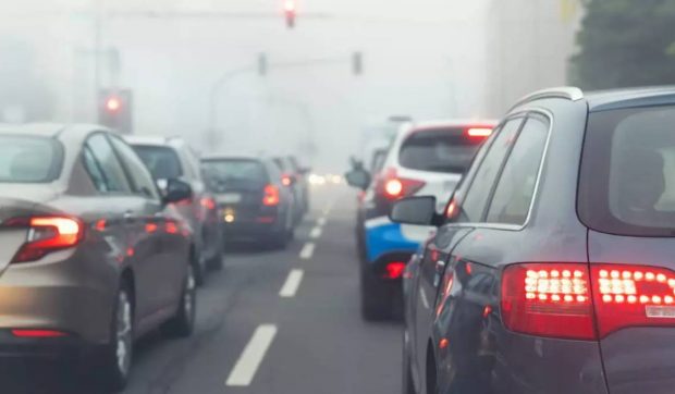 Când se folosesc, de fapt, luminile de zi și proiectoarele de ceață. Amenda pentru șoferii care nu le utilizează corect