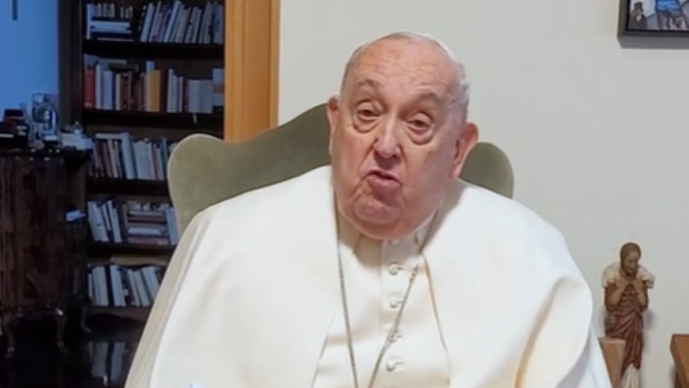 Ce este „pneumonia dublă”, afecțiunea care l-a băgat pe Papa Francisc în spital