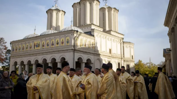 Centenarul Patriarhiei Române între bucurie și tulburare. De ce naționalismul religios infectează simultan democrația și viața bisericească