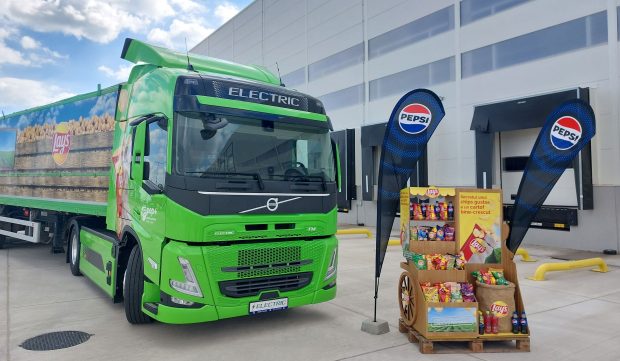 Camioanele electrice au devenit realitate. Ce companii au început să folosească astfel de vehicule | VIDEO