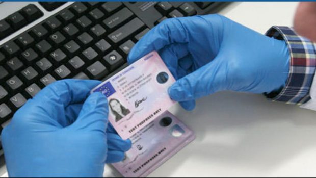Un bărbat din Iași s-a dus la poliție să-și schimbe permisul fals, primit din Polonia. A fost condamnat la un an de închisoare