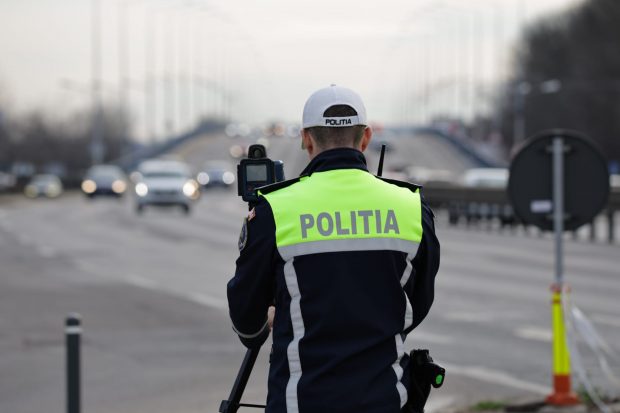 Urmărire ca în filme la Medgidia. Șoferul unei mașini furate a fost oprit de poliție cu focuri de armă