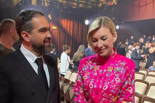 Preotul român care s-a întâlnit la Moscova cu Maria Zaharova nu mai are voie să slujească în biserică: „Plantat în BOR de Biserica Rusă”
