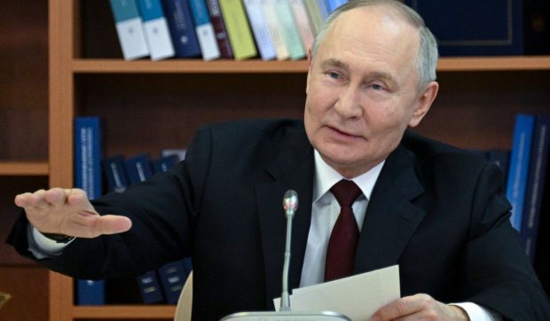Vladimir Putin habar n-are ce salarii au rușii: „N-are cum, e mai mare!” | VIDEO