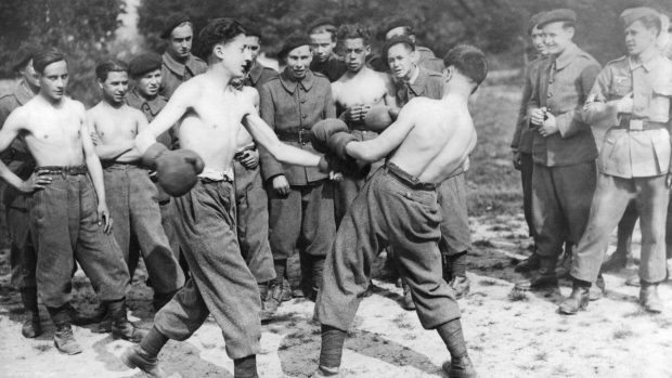 Străinii care au luptat pentru Hitler: De ce s-au alăturat mii de voluntari unei ideologii barbare