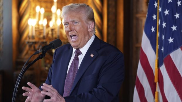Donald Trump cere suspendarea procesului în încercarea de a scăpa de sentință în dosarul Stormy Daniels