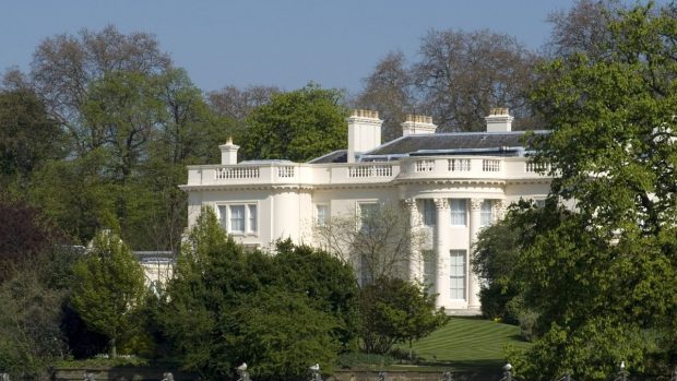 Un conac vechi de peste 200 de ani s-a vândut cu 139 milioane de lire sterline, în Londra. Cine este misteriosul cumpărător