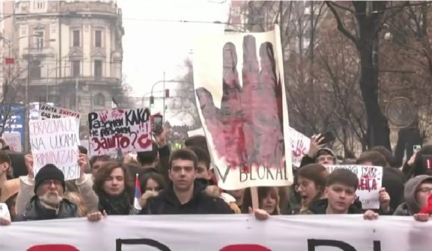 Şcoli, librării, teatre și baruri sunt închise în Belgrad și în alte orașe din Serbia în cadrul unui amplu protest antiguvernamental