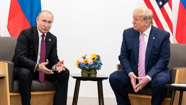 Donald Trump îl amenință pe Vladimir Putin cu noi sancțiuni împotriva Rusiei, dacă războiul din Ucraina nu se încheie. „Calea ușoară sau cea grea”