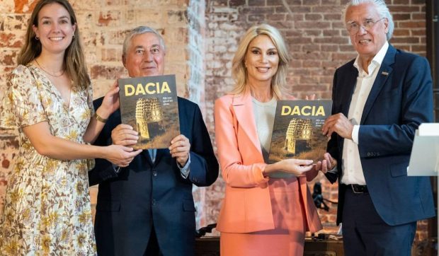 Cine este Raluca Turcan, ministrul Culturii sub care s-au trimis comorile în Olanda. A participat la lansarea expoziției „Dacia! Regatul aurului și argintului”