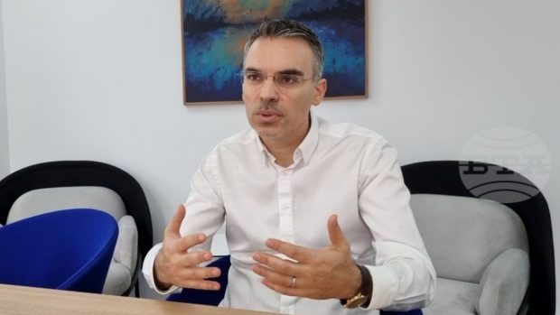 Sociologul Remus Ștefureac acuză „sondaje mistificate și neasumate” aruncate pe piață. Încrederea românilor în Rusia este la minimul absolut