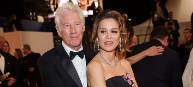 Richard Gere s-a mutat în Spania de dragul soției și spune că este mai fericit ca niciodată. „A fost foarte generoasă oferindu-mi șase ani în care a trăit în lumea mea”