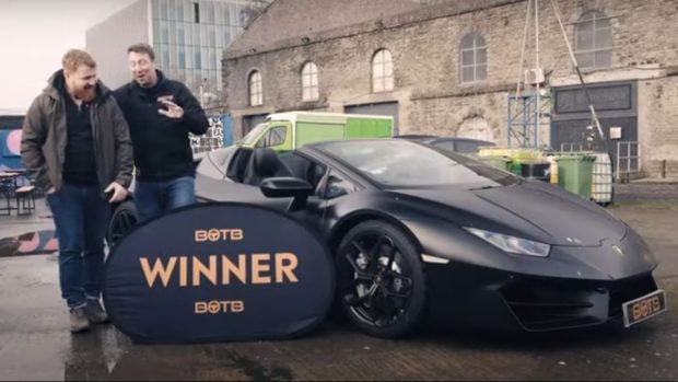 Un român a câștigat la loterie un Lamborghini Huracan de 164.000 de lire, dar a renunțat la mașină, în Marea Britanie | VIDEO