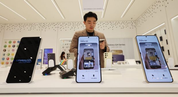Samsung a găsit o problemă importantă la cel mai recent update pentru One UI 7 și a retras de urgență actualizarea: ce telefon e afectat de bug