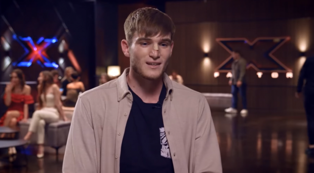 Imagine Stire X Factor România 26 ianuarie 2025. Șterban Dionis, concurentul care lucrează în construcții și care a uimit juriul de la Antena 1, în prima ediție a acestui sezon | 2review.ro