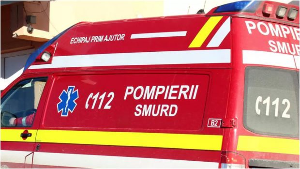 Plan roșu de intervenție în Suceava, unde un microbuz a ieșit de pe șosea, doi oameni sunt încarcerați