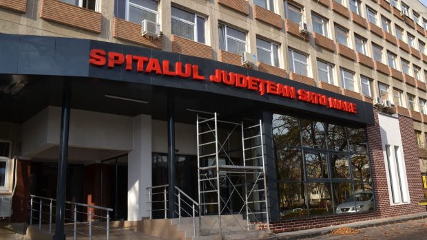 Spitalul Județean Satu Mare impune restricții de acces din cauza gripei și virozelor. Masca de protecție devine obligatorie