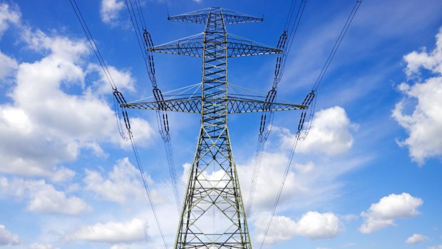 Prețul energiei electrice a depășit pragul istoric de 3000 de lei pe megawat oră