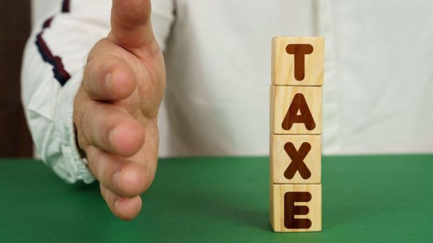 Noi creșteri de taxe care ar putea fi introduse de Guvern. Ce mai apare pe lista discutată cu Banca Mondială și Comisia Europeană