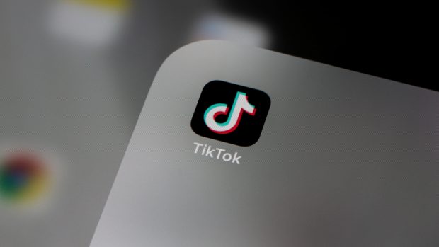 Compania de inteligență artificială Perplexity AI a făcut o ofertă de fuziune cu TikTok SUA