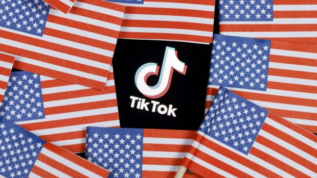 Fondatorul OnlyFans a făcut o ofertă pentru a cumpăra operațiunile TikTok în SUA. Tim Stokely concurează cu gigantul Amazon