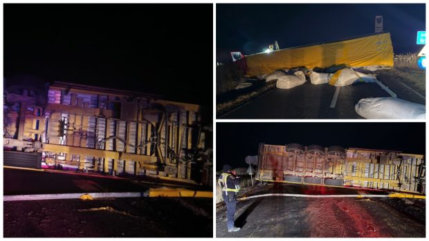 Accident în Brăila. TIR cu 49 de tone de sare de potasiu, răsturnat pe DN22