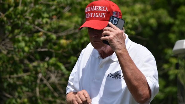 Cum vorbește Donald Trump la telefon cu liderii altor țări: „Toată lumea râdea cu lacrimi, pentru că dialogurile erau hilare”