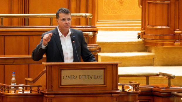 Ionuț Moșteanu s-a enervat după decizia BEC despre USR și Nicușor Dan: „Raportaţi-o şi pe-asta!”