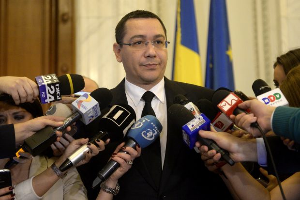 Consilierii PSD strâng semnături pentru Victor Ponta, deși candidatul s-a autosuspendat din partid, susține un deputat PNL