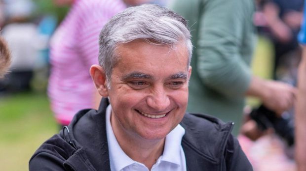 Vlad Oprea, primarul din Sinaia, eliberat și plasat sub control judiciar pe cauțiune. Ce sumă are de plătit