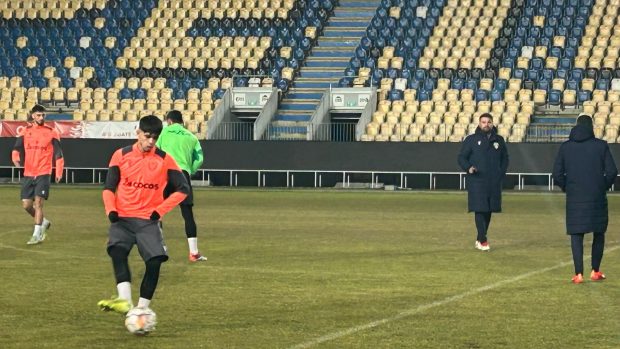 Adrian Mutu, primul antrenament la Ploiești de la preluarea echipei. 200 de oameni au venit să-l aplaude pe noul antrenor